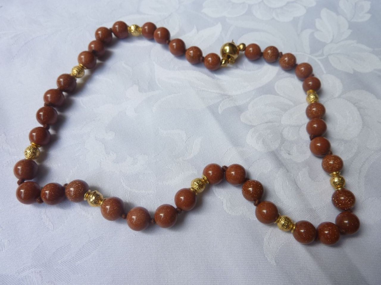 bijoux femme, collier en verre de Murano 