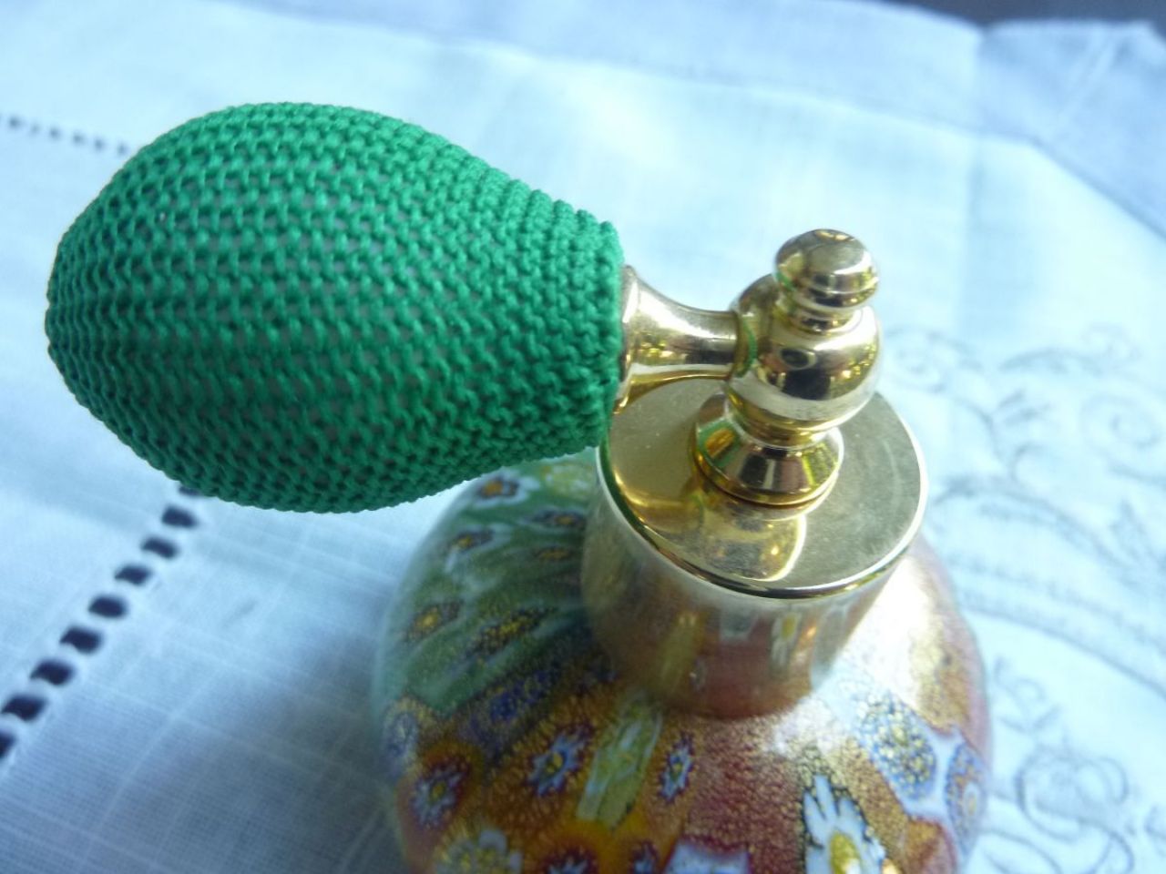 vaporisateur à parfum en verre de murano millefleur recouvert d'une fine feuille d'or