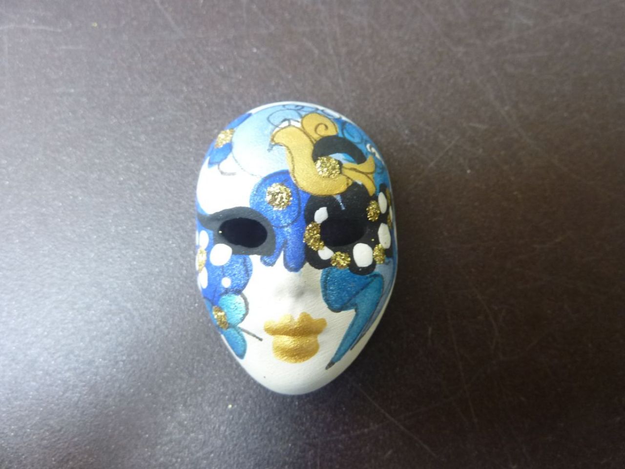 ensemble de 3 magnets en forme de masque en céramique  italienne peint à la main