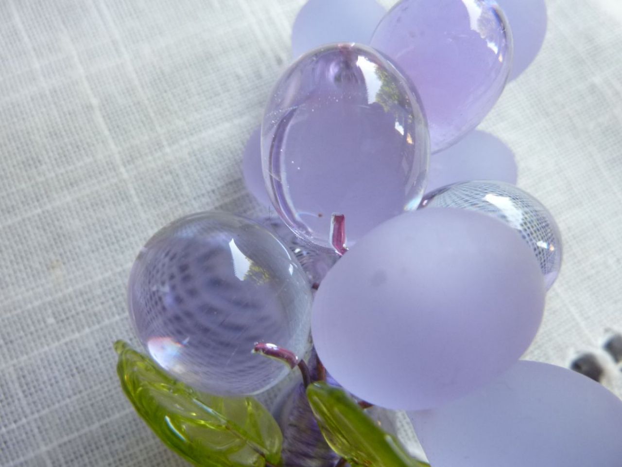 grappe de raisin en verre de murano fait main, cristal transparent et satiné 