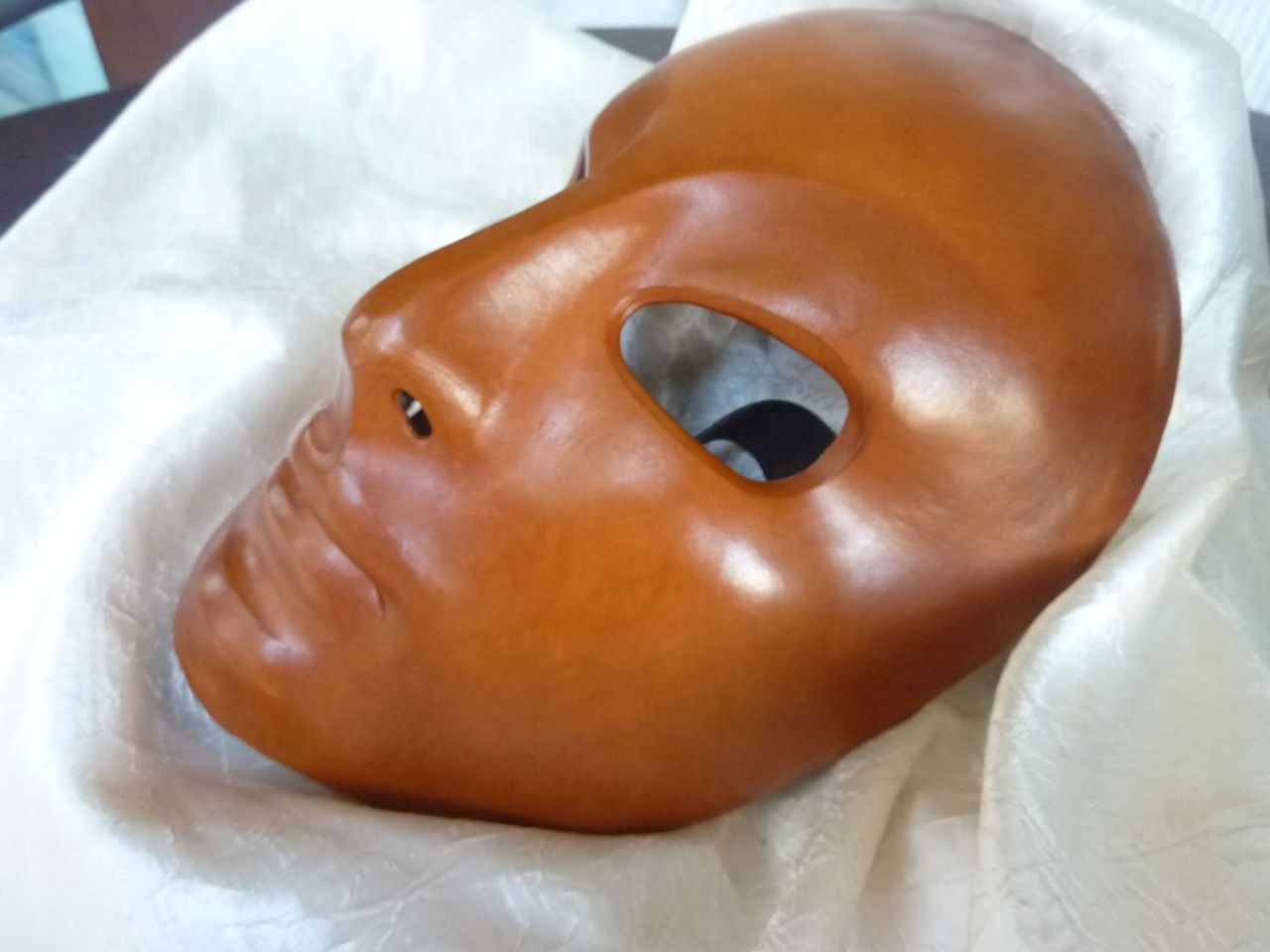 masque en cuir, masque pour le theatre 