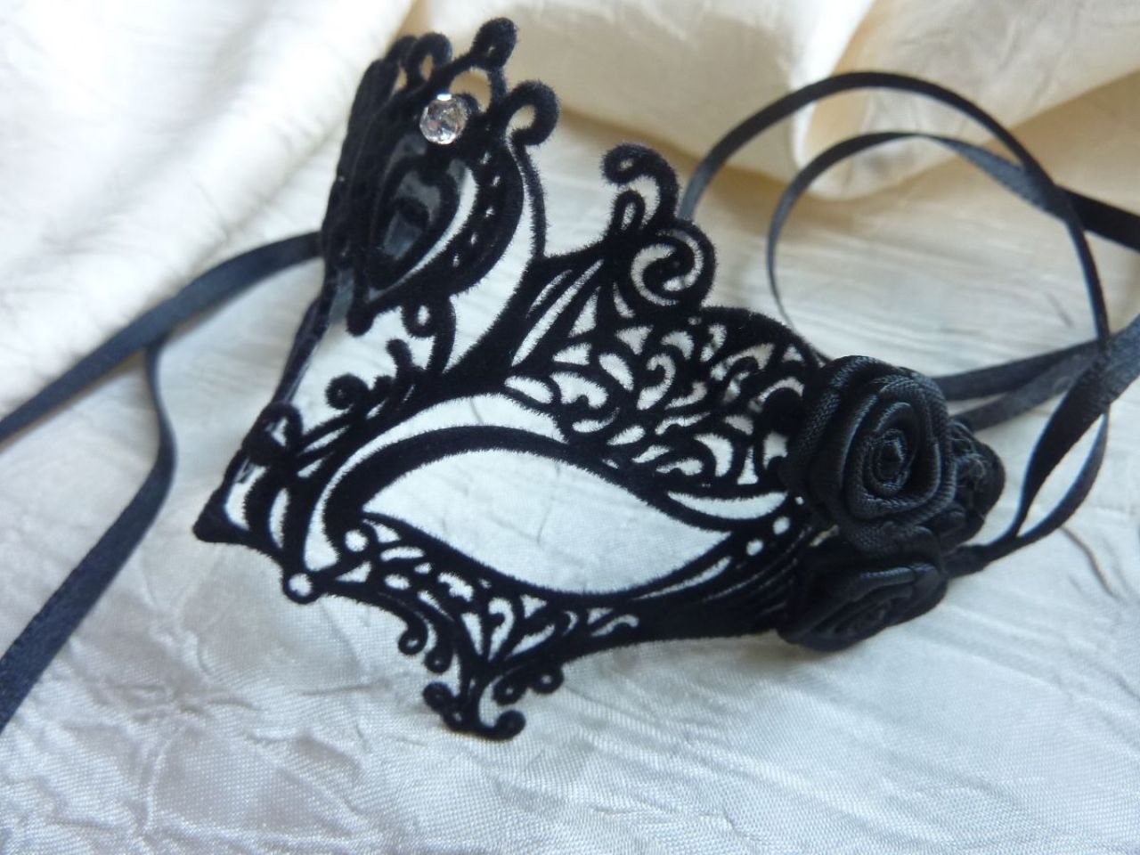 bracelets, miniature masque 