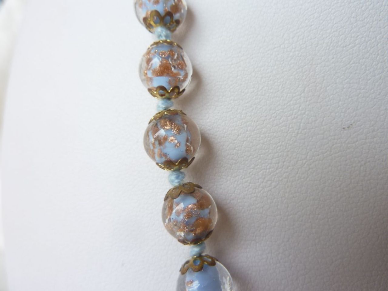 collier et bracelet bleu clair en verre de Murano