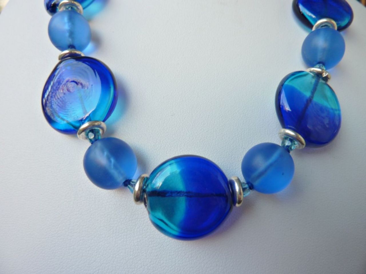 bijou femme en verre, collier bleu 
