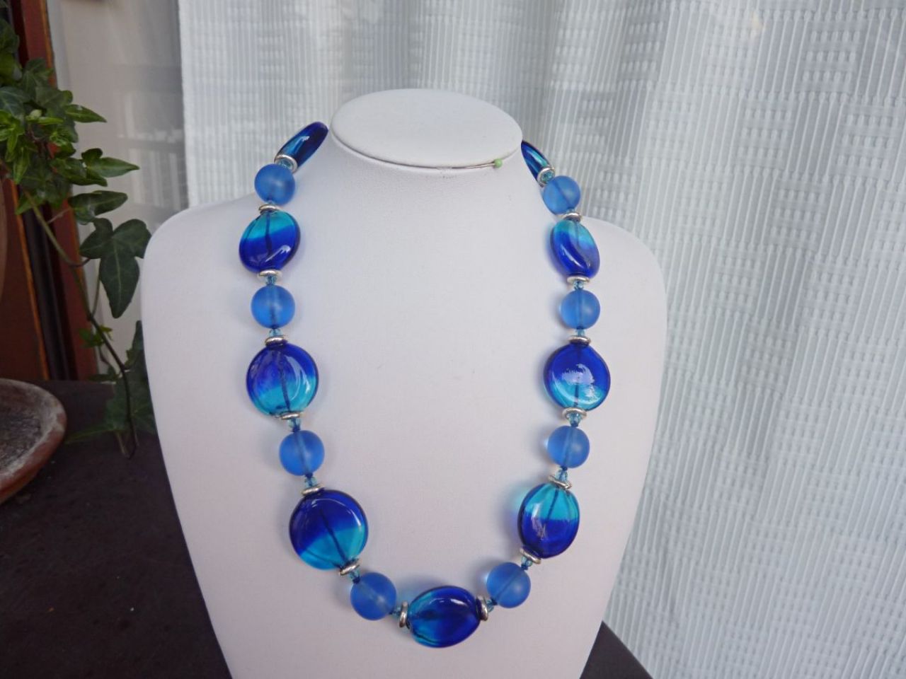 collier en verre de Muran o, perles soufflées en 2 tons de bleu, perles rondes et pleines 