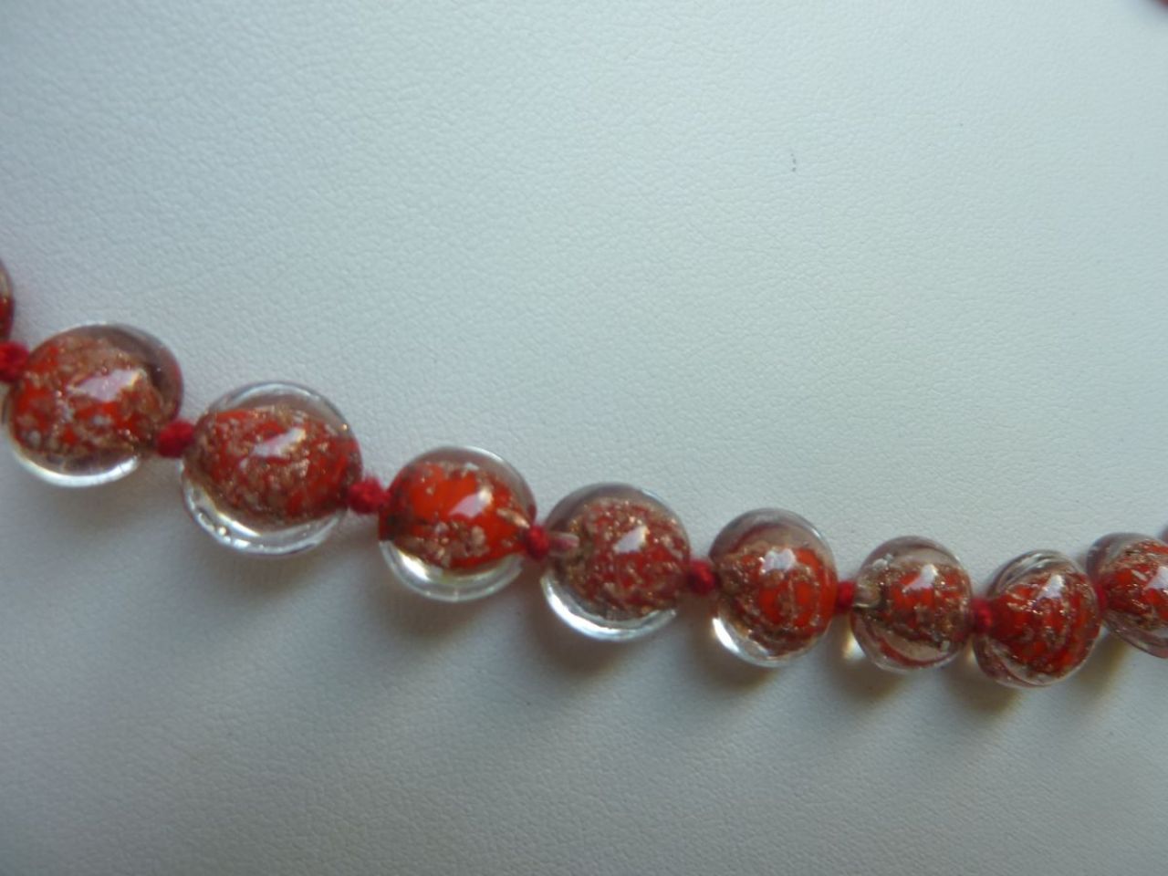 collier en verre de Murano rouge, fil en soie , fait main