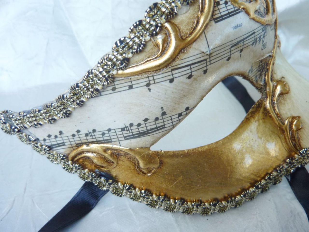 masque loup décoré à la main, feuille d'or,argent et cuivre, gallon doré, anallergique