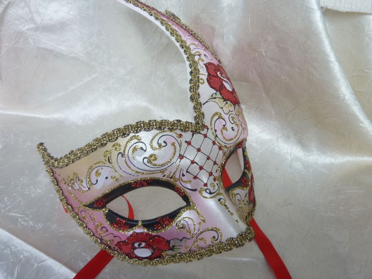 masque loup , décor fait main , rose pal et rouge, glitter doré, gallon doré