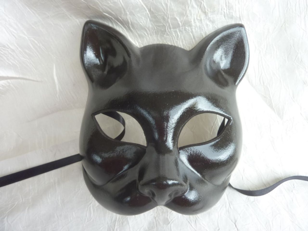 masque chat noir, fait par les artisans vénitiens