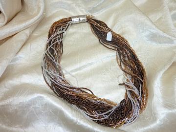 collier en verre de murano avec perles dites "conterie"