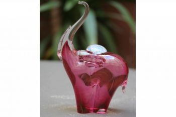 éléphant rose rubis en verre plein , fait main , maison Formia de Murano