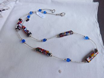 collier en verre de murano, rocaille argenté, petites perle en cristal bleu, perles millefleur sur base  noir de forme à tube (fabrication début 1900  