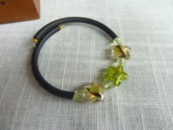 bracelet avec trois perles en verre de murano fait main en forme d'etoile