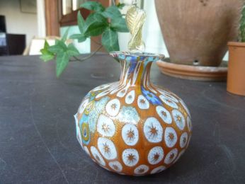 flacon à parfum en verre millefleur, travail traditionnel du verre à Murano, recouvert d'une fine feuille d'or