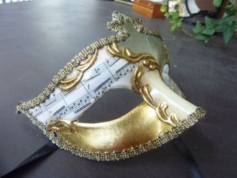 masque loup pour femme, feuille d'or, d'argent et de cuivre, reproduction de partitions musicales
