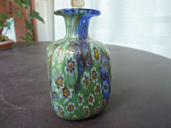 flacon à parfum en verre millefleur vert et bleu, fait à Murano 