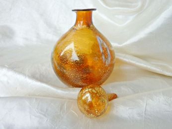 flacon en verre de Murano soufflé couleur topaze, incrustation de millefleur, feuilled'or