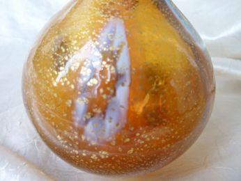 flacon en verre de Murano soufflé couleur topaze, incrustation de millefleur, feuilled'or