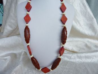collier en verre de murano, perles fait  main à forme d'olive ou de losange, couleur brique