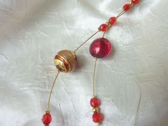 collier 2 fils avec perles en verre de Murano rouge, fait à la main par les artisans venitiens