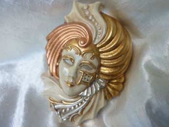 masque en céramique pour décoration , feuille d'or ,argent et cuivre