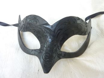 masque loup noir  en eco-cuir imprimé, fait par les artisans venitiens 